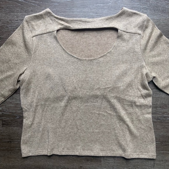 Banana Republic Gold Keyhole Sweater Size XL - Picture 3 of 7